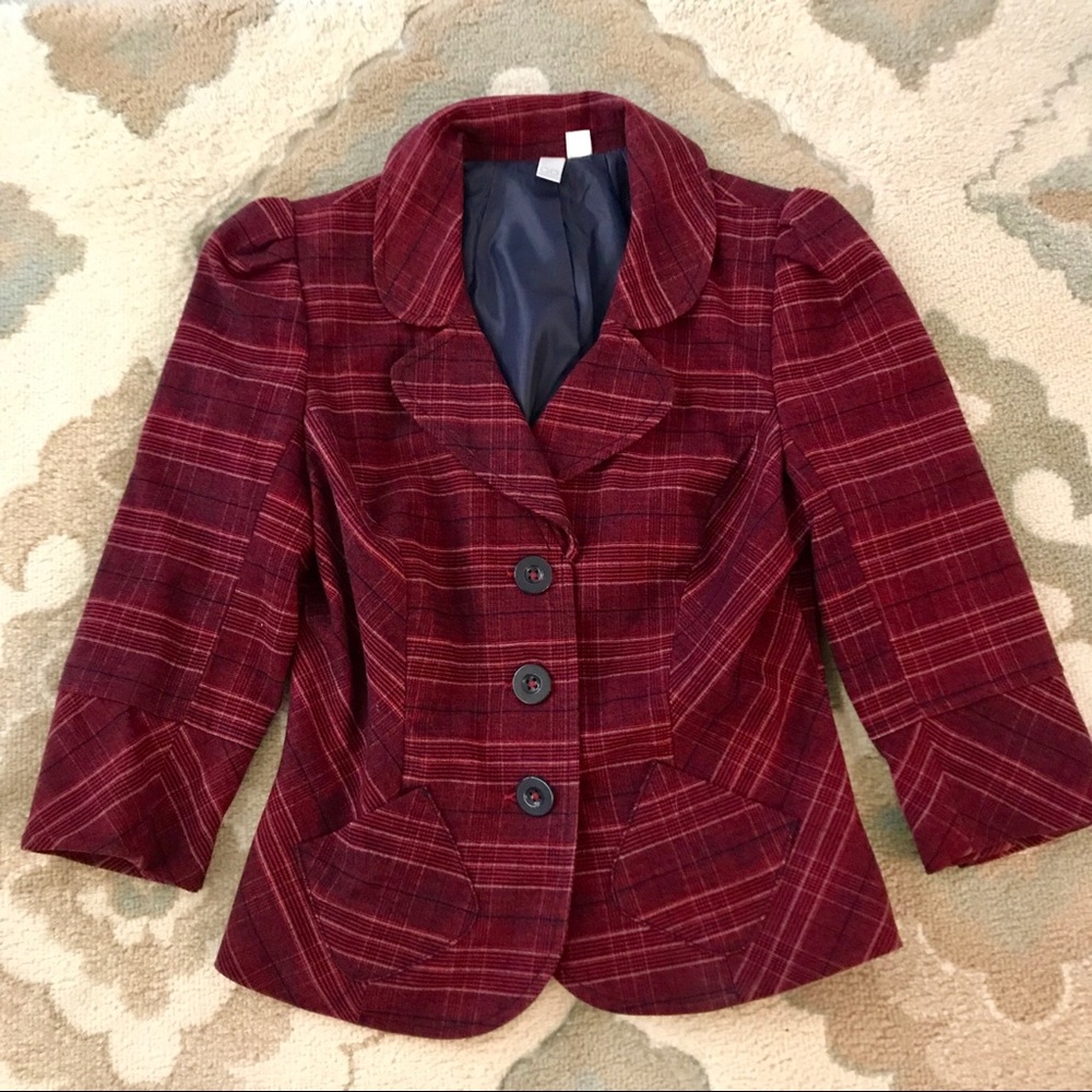 ✨EUC GO International for Target Plaid Shrunken Blazer